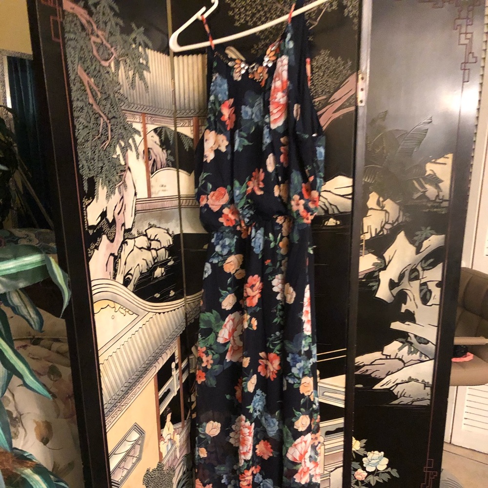 Dress - Picture 2 of 7